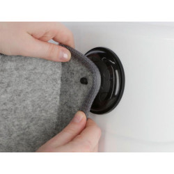 Závěsný pelíšek pro kočky s přísavkami na okno KERBL FILZINO 70x26x26 cm