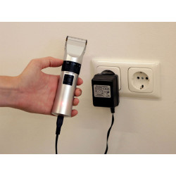 Akumulátorový stříhací strojek na psy a koně KERBL ONYX 18180