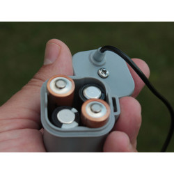 Vodotěsný, ultrazvukový plašič na kuny, myši a potkany DRAGON ULTRASONIC CH100 - napájení na baterie 4xAA