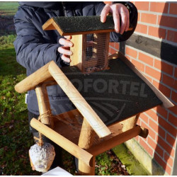 Dřevěné ptačí krmítko Ptačí farma