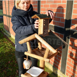 Dřevěné ptačí krmítko Ptačí farma