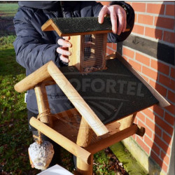 Dřevěné ptačí krmítko Ptačí farma