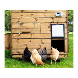 Komplet automatického otevírání kurníku Chicken Guard Pro 25x30 s časovačem a světelným senzorem